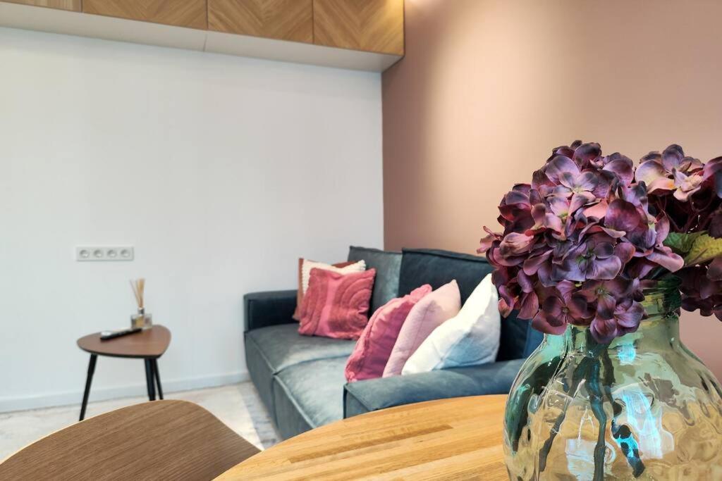 Opal Beachfront Apartment Варна Экстерьер фото
