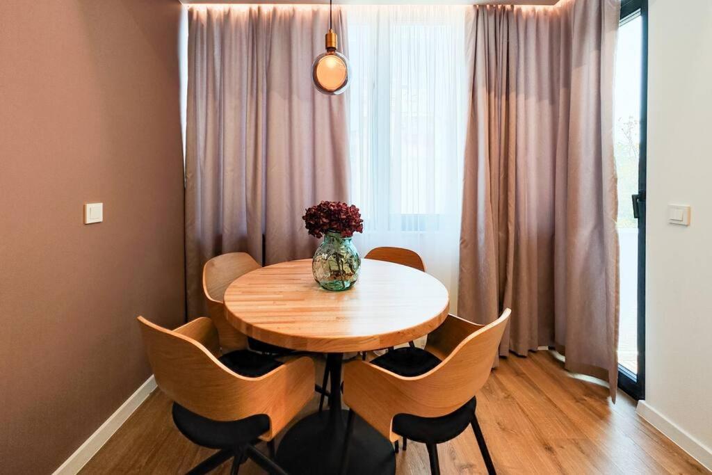 Opal Beachfront Apartment Варна Экстерьер фото