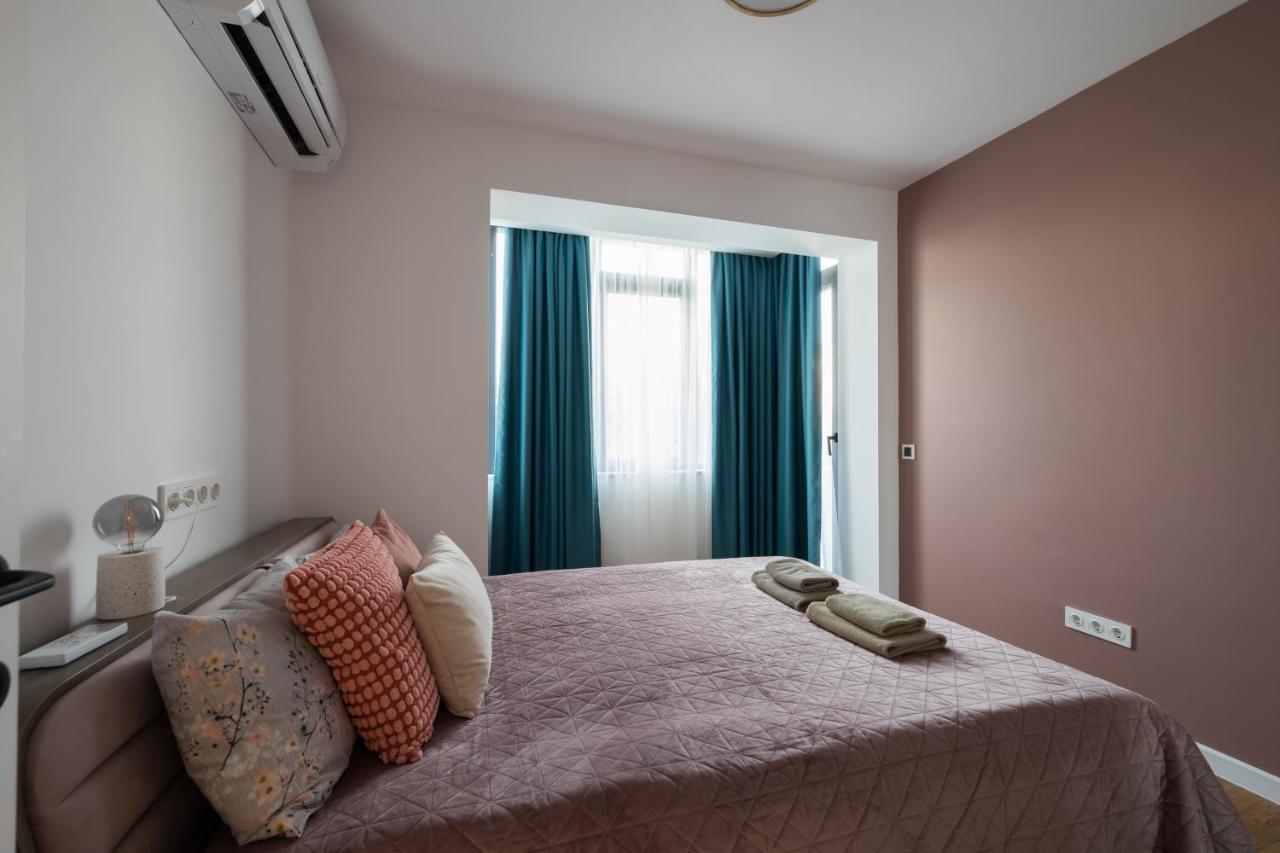 Opal Beachfront Apartment Варна Экстерьер фото
