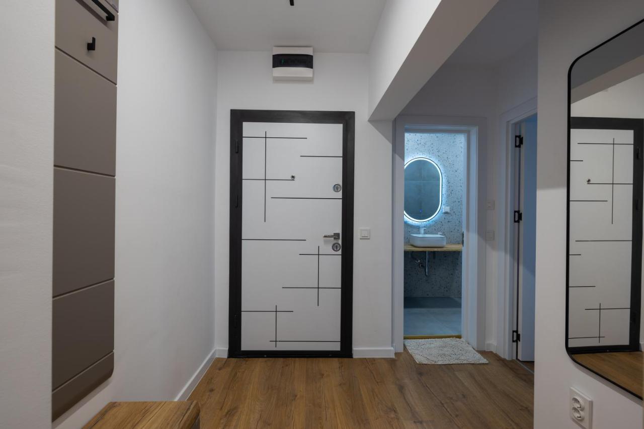 Opal Beachfront Apartment Варна Экстерьер фото